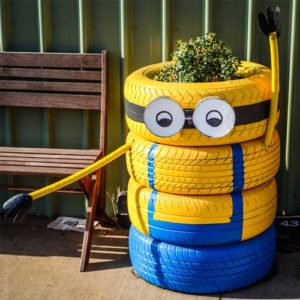 helping-out-minion-reuse-sculpture